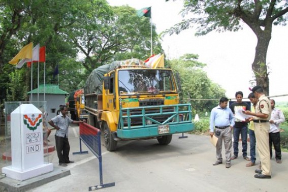 13 more Andhra rice trucks arrived: Labourers express dissatisfaction 13 more Andhra rice trucks arrived: Labourers express dissatisfaction